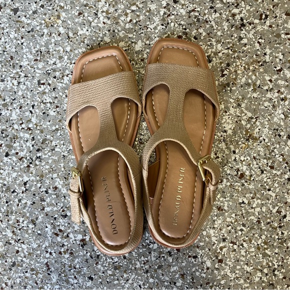EUC Donald Pliner Dria T-Strap Tan and Gold Sandal (7) - Picture 7 of 12